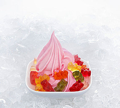 草莓酸奶,冰淇淋,装饰,胶熊