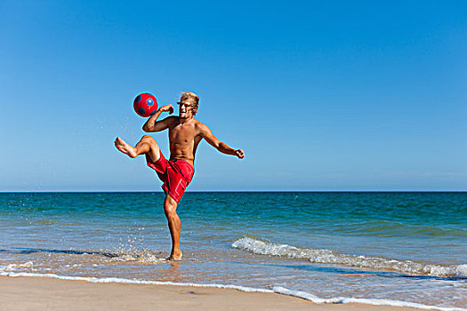 男青年,海滩,玩,足球,度假