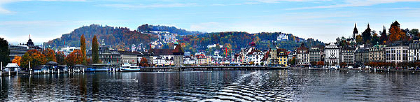 美丽的瑞士流森湖卡贝尔桥景色横长景