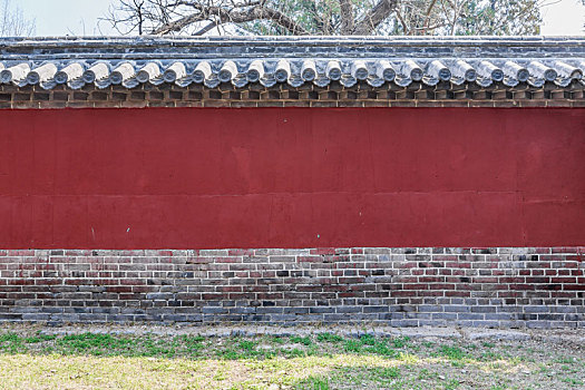 红色庙墙,拍摄于山东曲阜周公庙