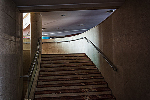 楼梯升降机残疾人公共建筑的楼梯