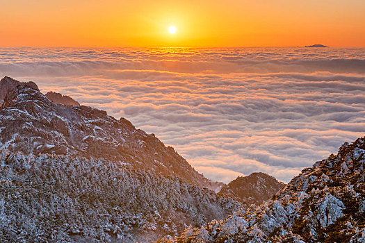 最美黄山冬雪时-莲花峰云海夕照