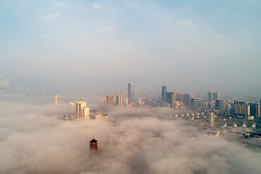 江苏淮安平流雾景观