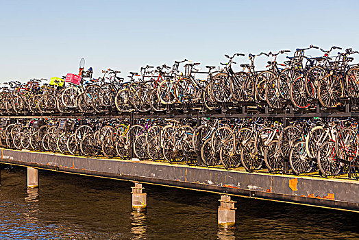 自行车,停车场,河,许多,架子,港口,区域,阿姆斯特丹,省,北荷兰,荷兰,欧洲