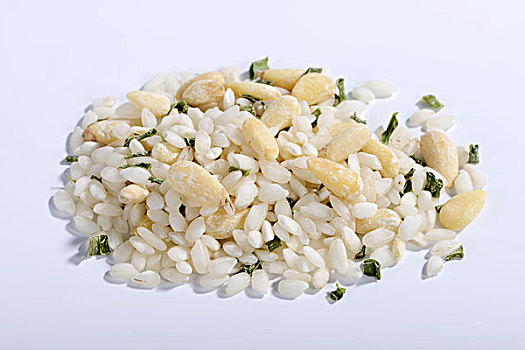 纳米,意大利调味饭用米,松子,细香葱
