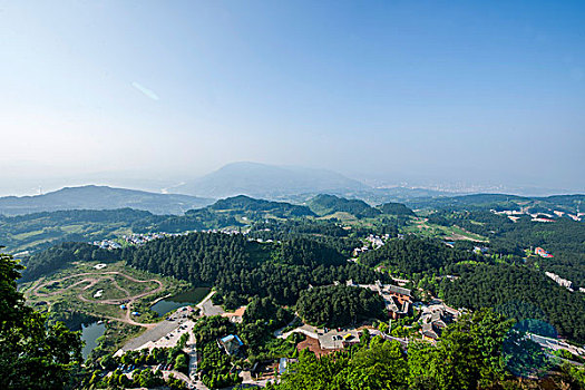 重庆綦江古剑山净音寺上寺阳桥与舍身崖上远眺群山