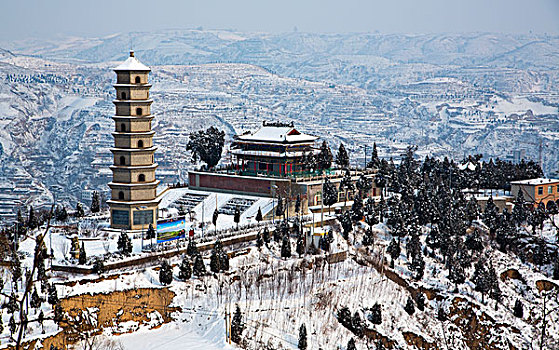 高原雪景