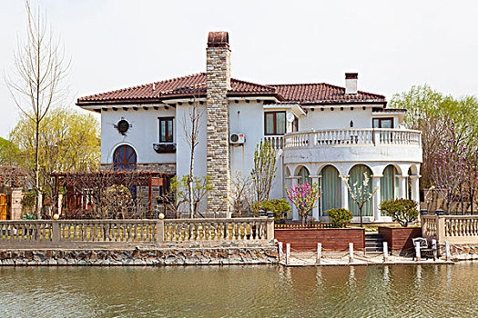 河边的别墅