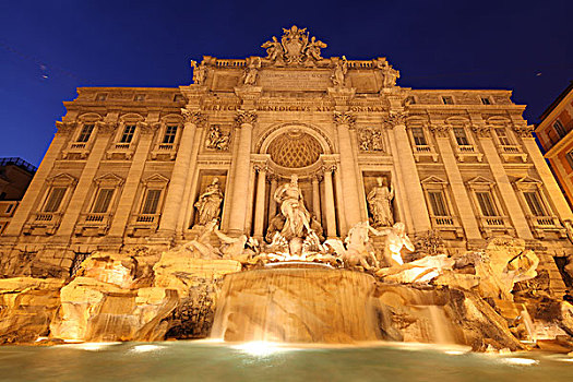 罗马许愿池喷泉夜景