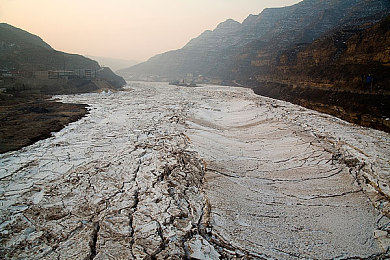 冬季河床图片