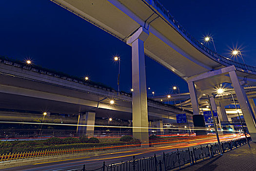 上海延安路高架桥的夜景