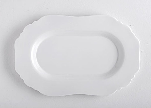 白色陶瓷碟子