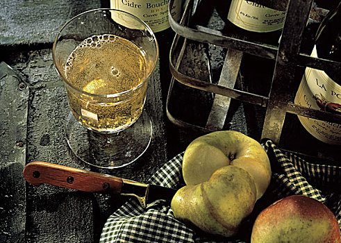 玻璃杯,瓶子,闪闪发光,苹果汁,苹果