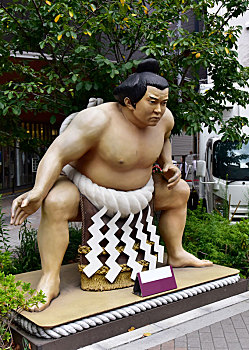 日本相扑雕塑
