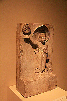 石雕释迦牟尼降外道造像