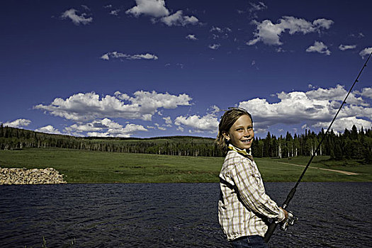 女孩,钓鱼,岸边,湖,橡木溪,科罗拉多,美国