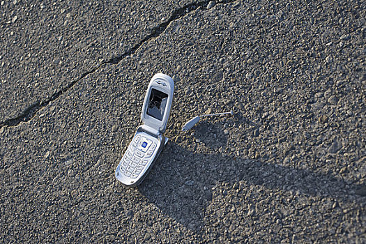 手机,地上