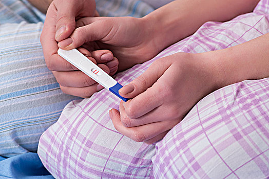 年轻家庭,妊娠测试
