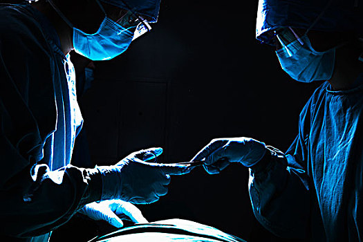 两个,外科,工作,给,手术设备,手术室,暗色