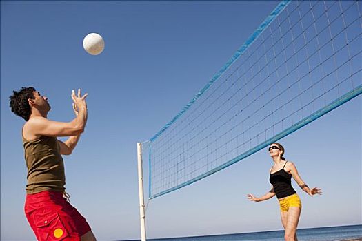 伴侣,玩,沙滩排球
