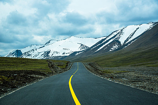 雪山草原公路