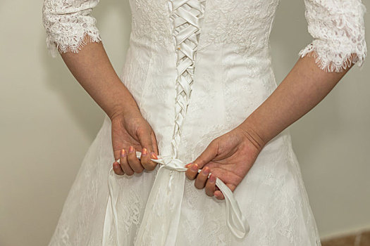 穿婚纱的新娘