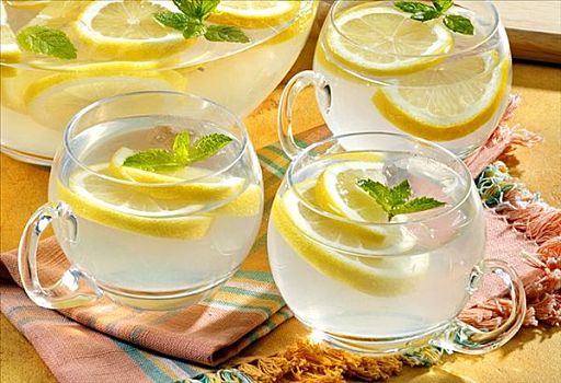 柠檬水,五味酒大碗,玻璃杯