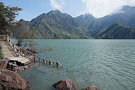 国家aaaaa级旅游景区新疆天山天池风光