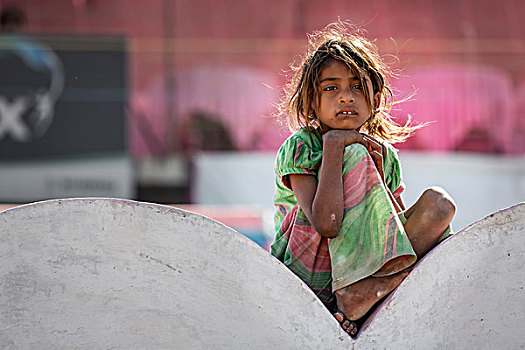 女孩,坐,墙壁,头像,普什卡,拉贾斯坦邦,印度,亚洲