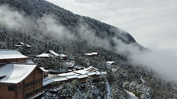 航拍四川峨眉山冬日云海雪中大气美景