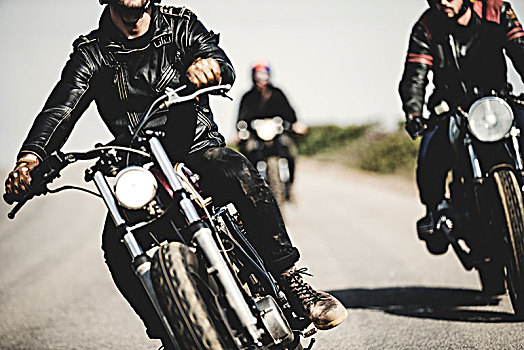 三个男人,穿,皮夹克,骑,咖啡,竞速,摩托车,乡村道路
