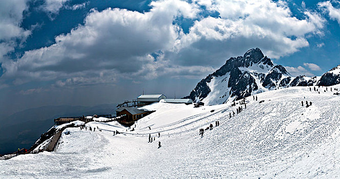 玉龙雪山景观