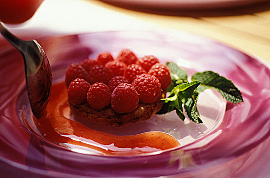 树莓,蛋白杏仁饼干