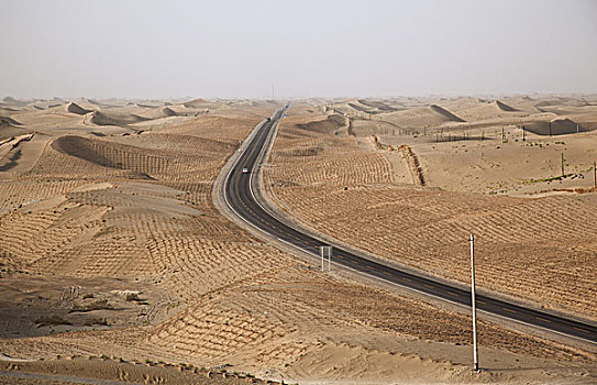 塔克拉玛干沙漠,阿和沙漠公路,新疆和田地区