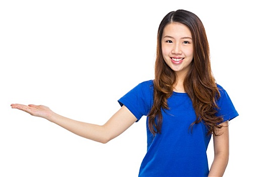美女踩油门