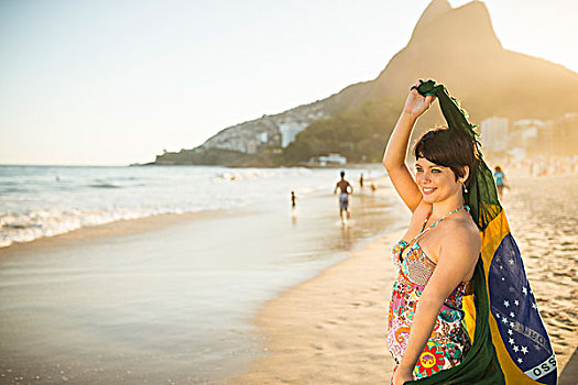 美女,拿着,向上,巴西国旗,伊帕内玛海滩,巴西
