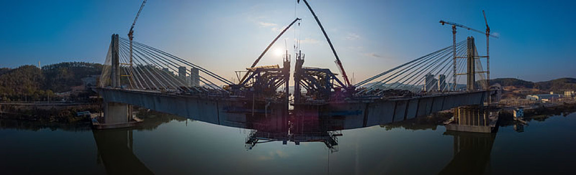 航拍正在建设当中的赣深高铁剑潭东江特大桥施工工地