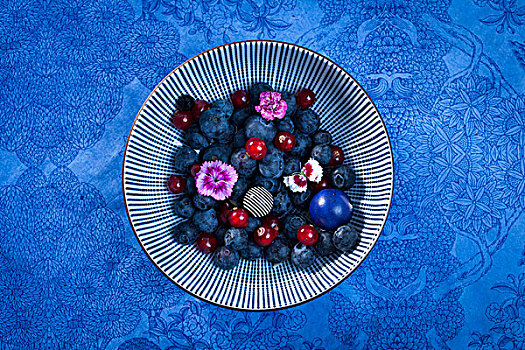 碗,蓝莓,红醋栗