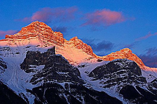 城堡山,顶峰,日落,班芙国家公园,艾伯塔省,加拿大