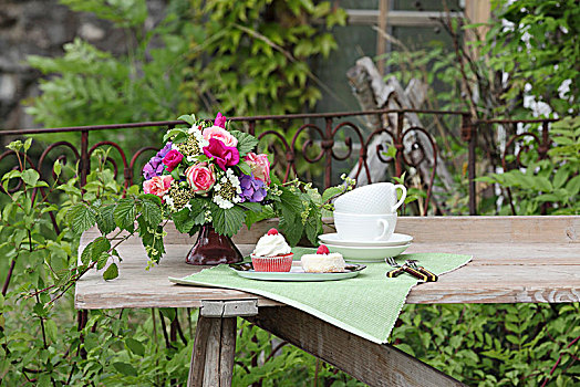 浪漫,花束,花园桌,下午,咖啡