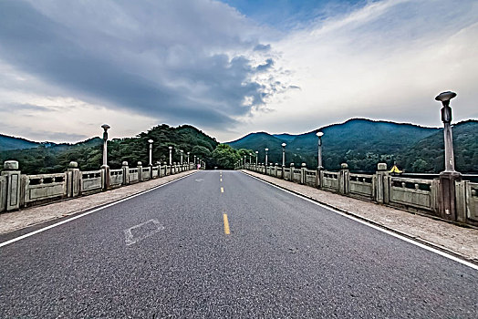 江西省九江市庐山风景区芦林大桥建筑景观