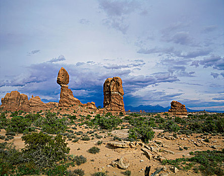 岩石构造,风景,平衡石,拱门国家公园,犹他,美国