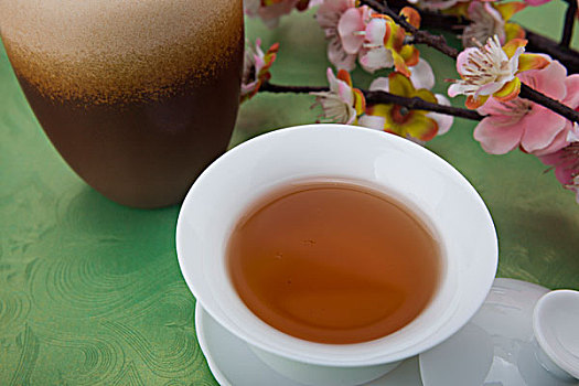 厨房水槽怎么选，到底是装台上盆还是台下盆？