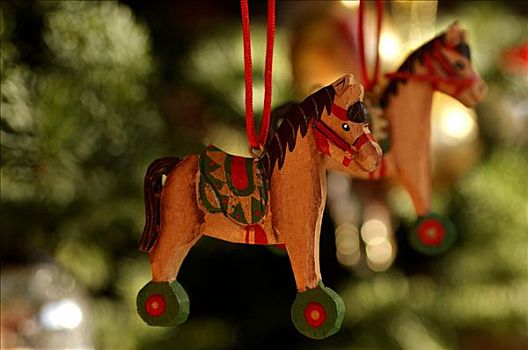 彩色,木质,马,圣诞装饰,悬挂,树上