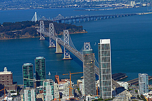 美国,加利福尼亚,市区,旧金山,海湾大桥,旧金山湾,耶巴布埃纳岛,奥克兰,俯视