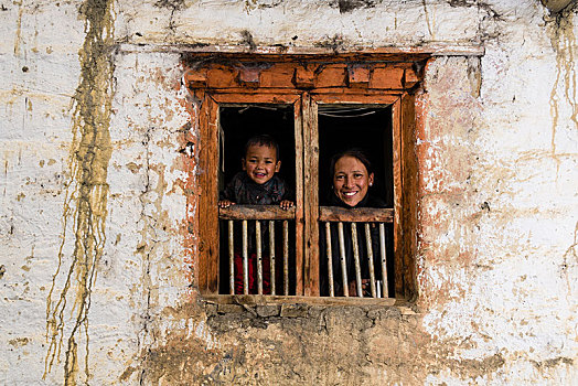 少妇,儿子,向外看,农舍,窗户,地区,尼泊尔,亚洲