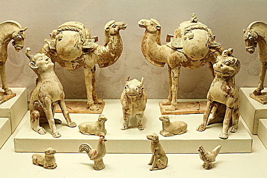 陶制动物,唐代,辽宁省文物考古研究所藏