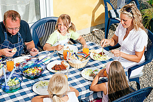 家庭,餐饭,花园,烧烤,沙拉