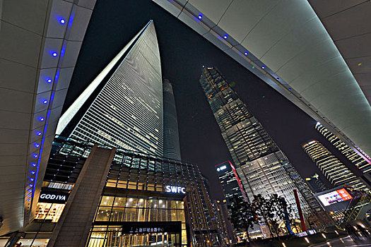 环球金融中心广场夜景