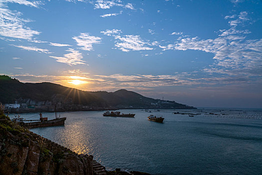 海上日出